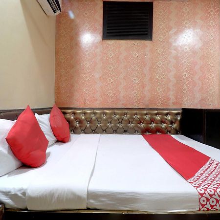 Oyo Flagship 81569 The Red Rose Inn Nowe Delhi Zewnętrze zdjęcie