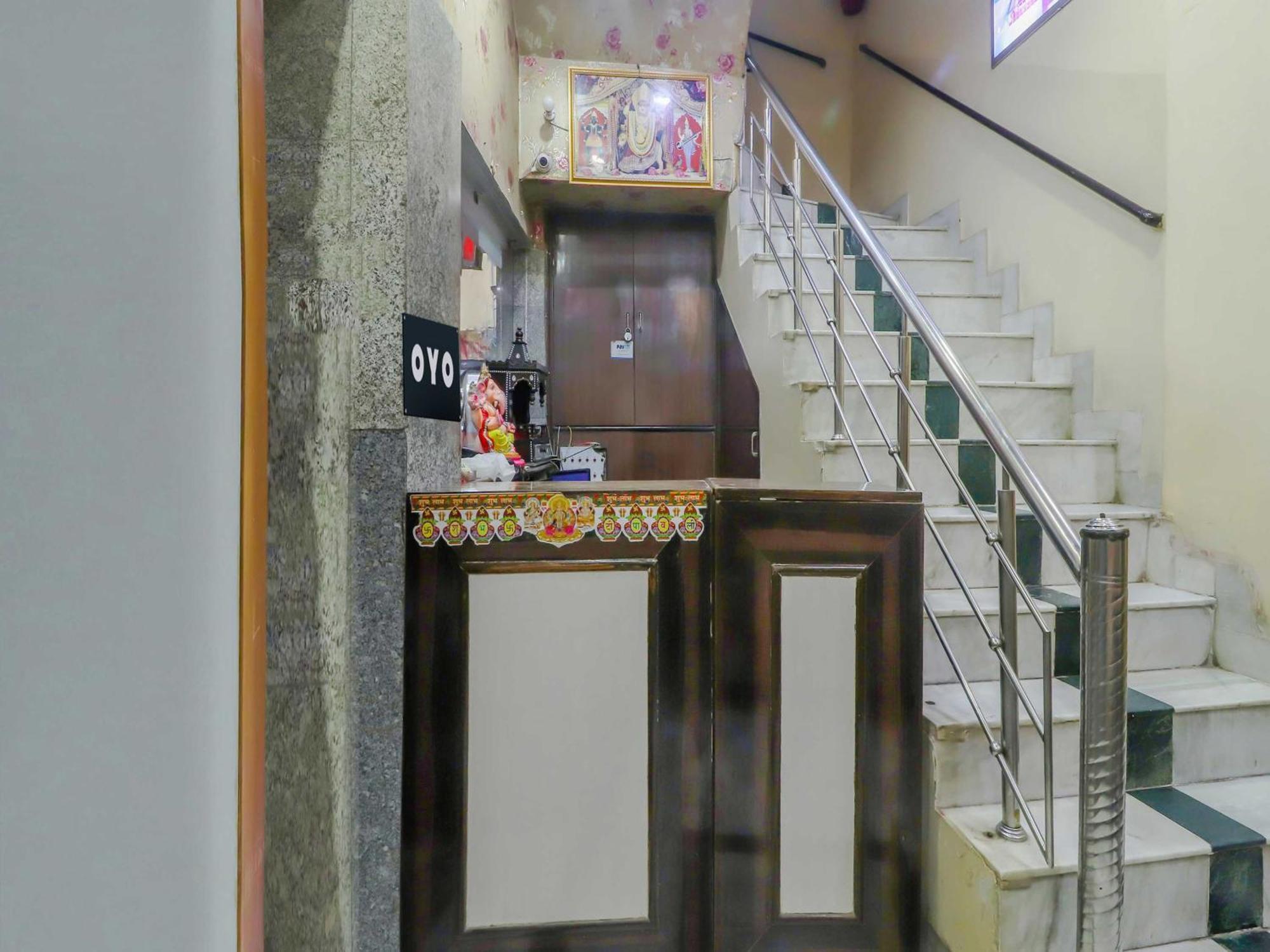 Oyo Flagship 81569 The Red Rose Inn Nowe Delhi Zewnętrze zdjęcie